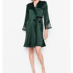 Victoria Secret Chantilly Robe